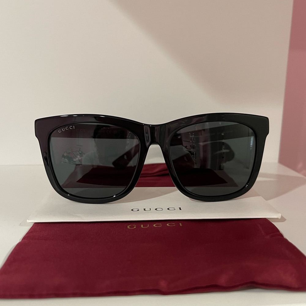 Black Gucci Sunglasses